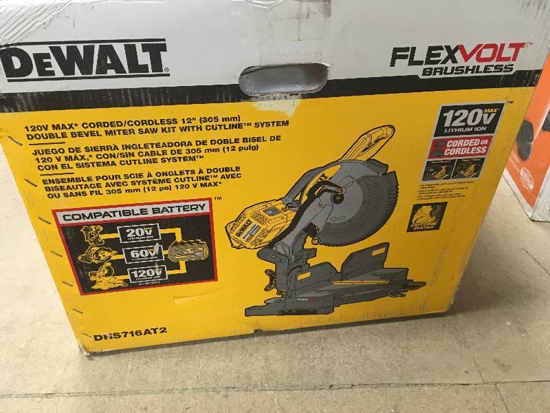 Dewalt flexvolt 120v max deals miter saw kit dhs716at2