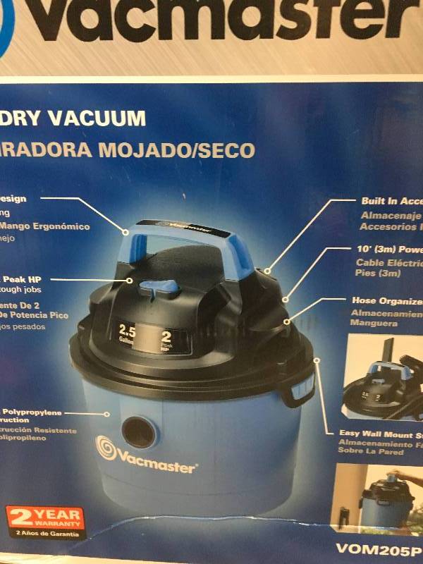 lot 44 image: Vacmaster 2.5 Gal. Portable WetDry Vac open box not used
