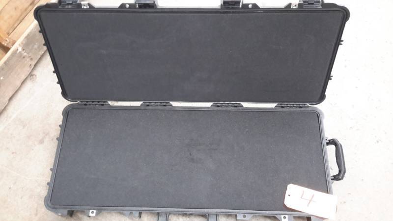 lot 4 image: Pelican 1700 Hard-side Case