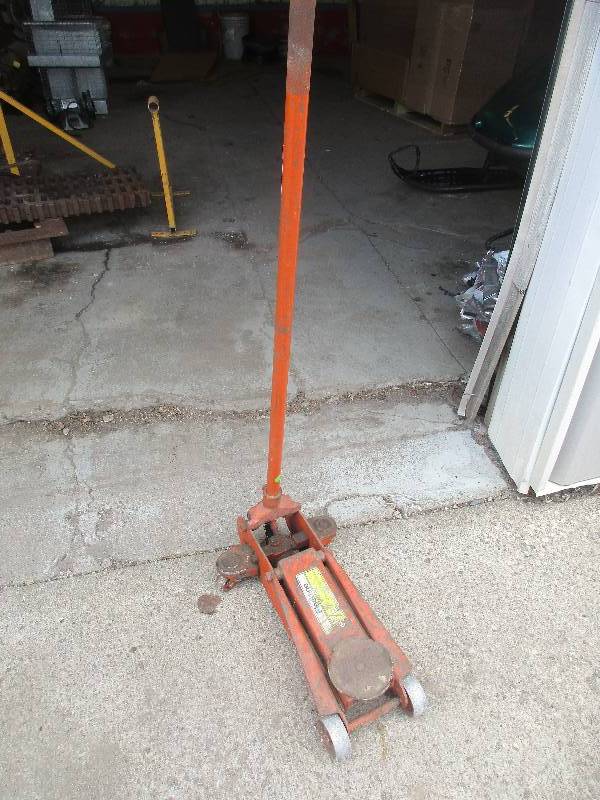Floor jack
