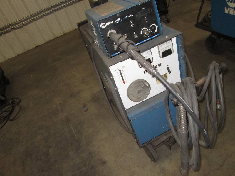 lot 6 image: Miller CP300 230  460 3 phase wire...