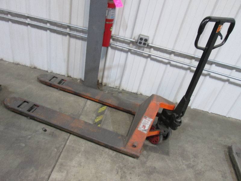lot 14 image: 5500 lb capacity pallet jack, 26 1...