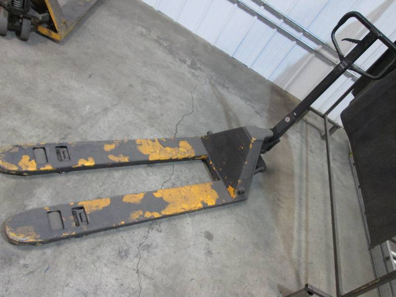 lot 18 image: 5500 lb capacity pallet jack 20 12...