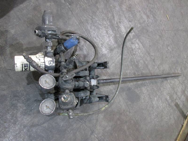 lot 67 image: Brinks paint pump...