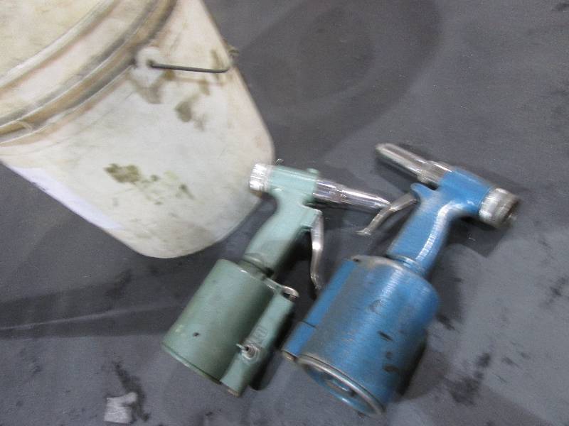 lot 79 image: 2 air powered rivet guns...