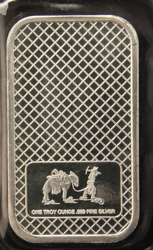 1 TROY OZ. .999 FINE SILVER EAGLE LANDING BY SILVERTOWNE SEALED