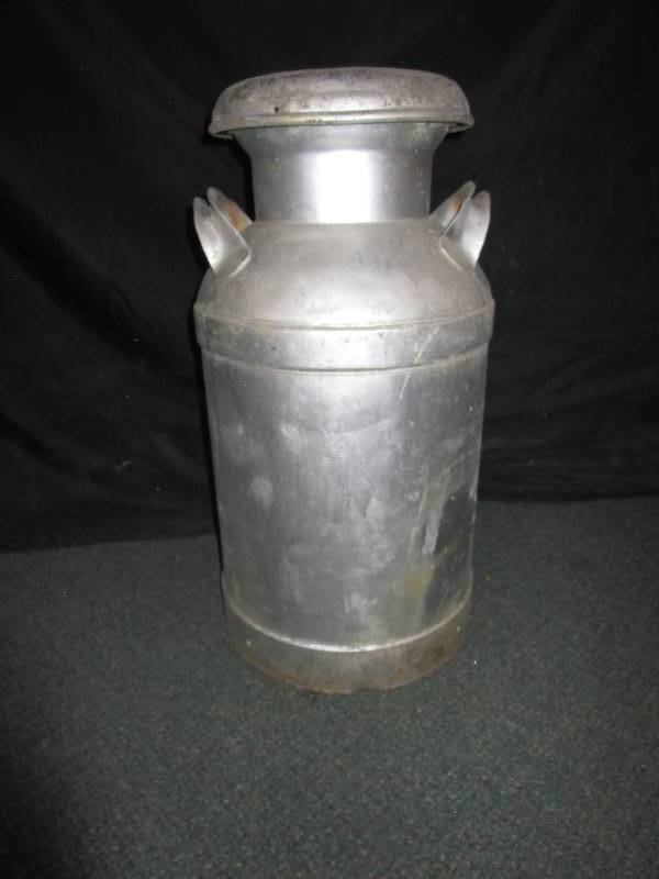 lot 3 image: Cream Can