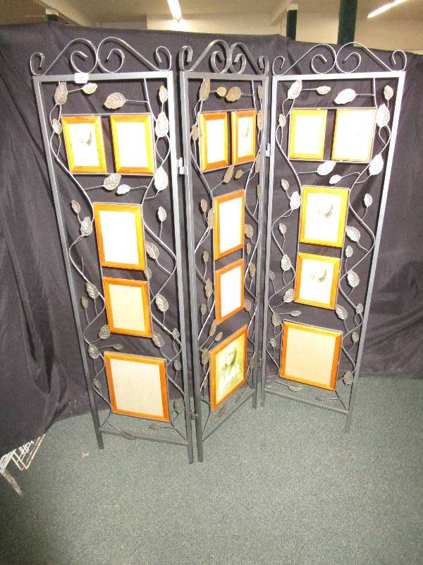 lot 6 image: Trifold Picture Holder About 5 High