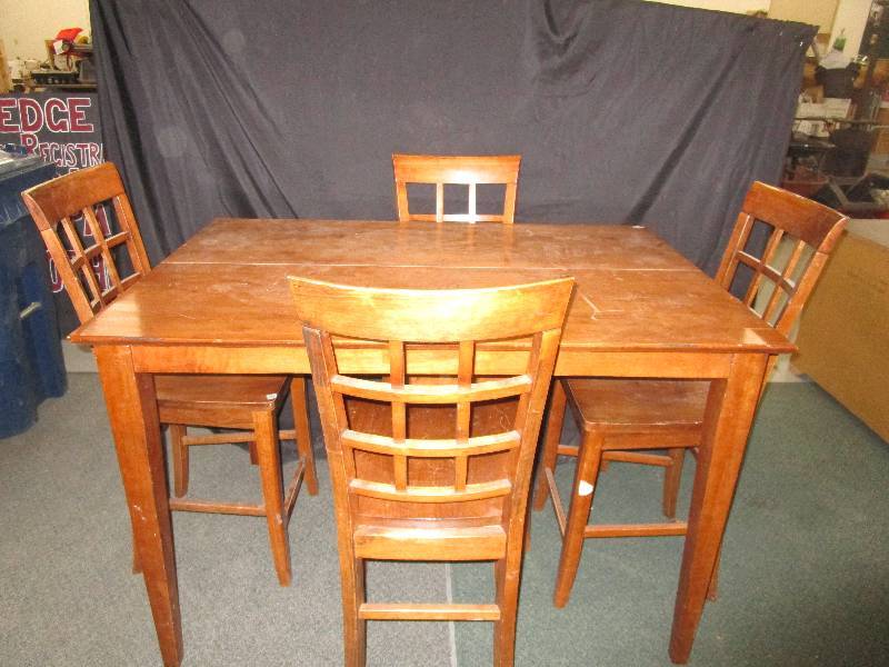 lot 9 image: High Table and 4 Stools