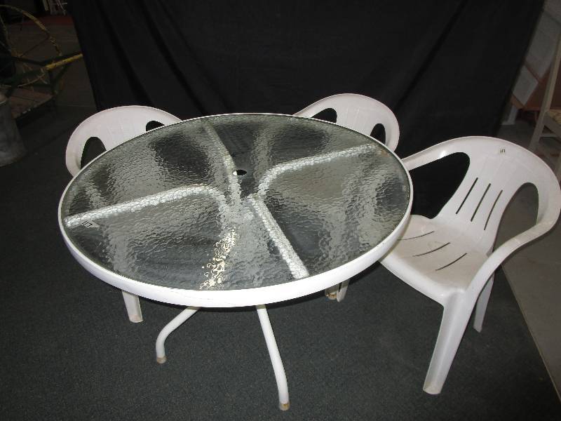 lot 16 image: Patio Table and Chairs and 3 Chairs