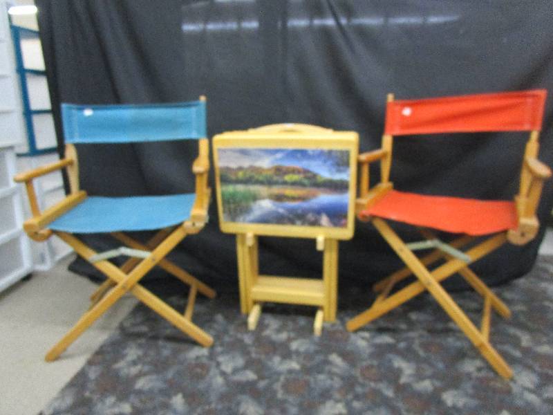 lot 30 image: 2 Projector Chairs and Tv Trays