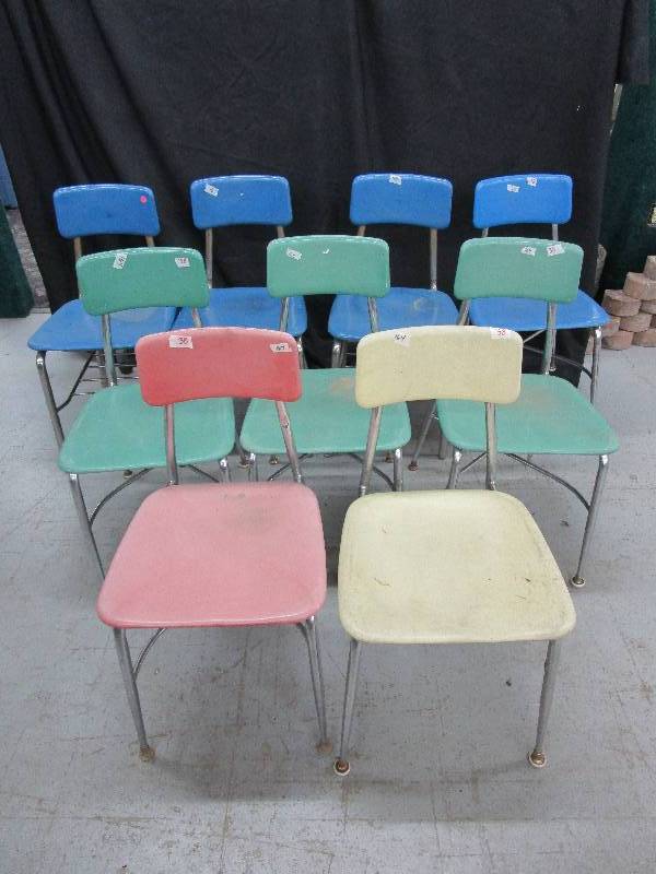 lot 38 image: 9- MetalFiberglass Chairs