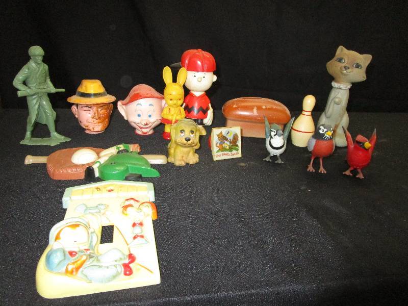 lot 53 image: Old Toys