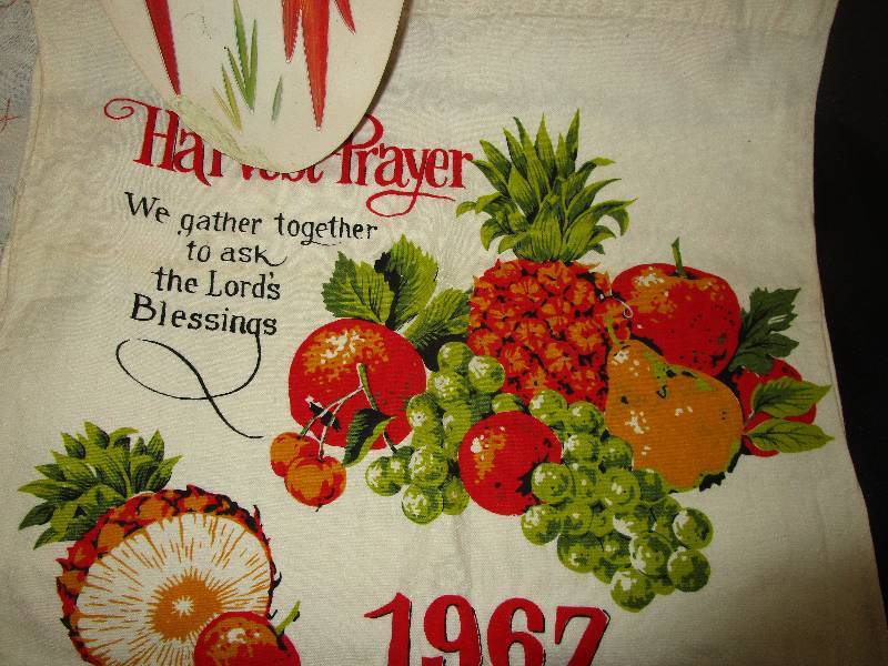 lot 59 image: Linens and Parrot Plaques