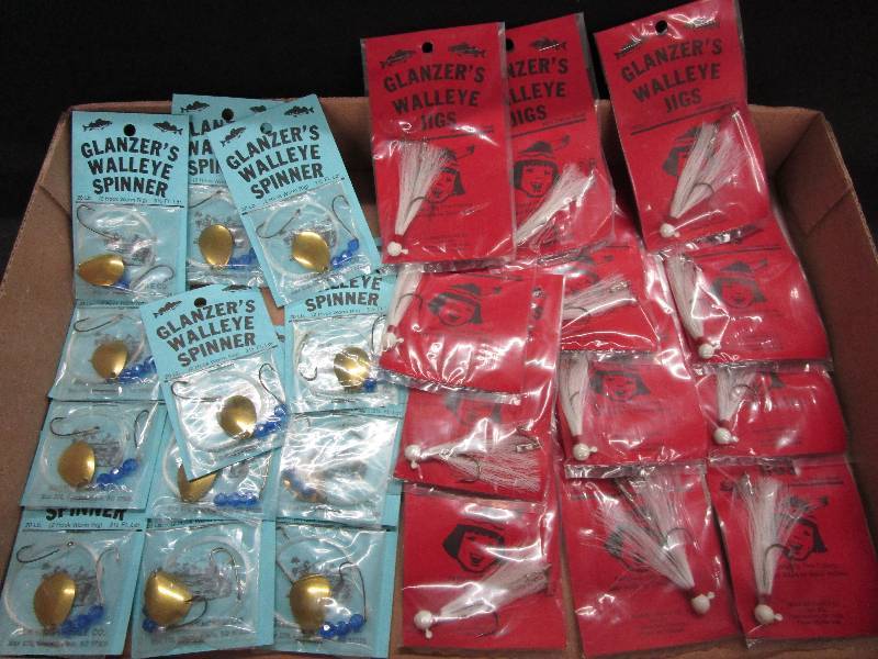 lot 73 image: 12 Glanzer Walley Spinners 2 Hook and 12 Glanzer Walley Jigs