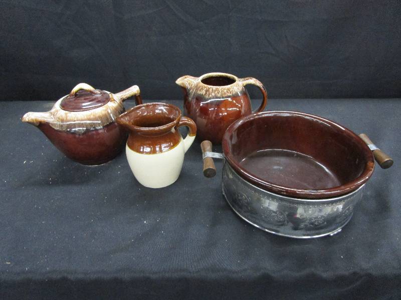 lot 102 image: Roseville Pitcher and Hulland USA  Coffee Pots and Caserole