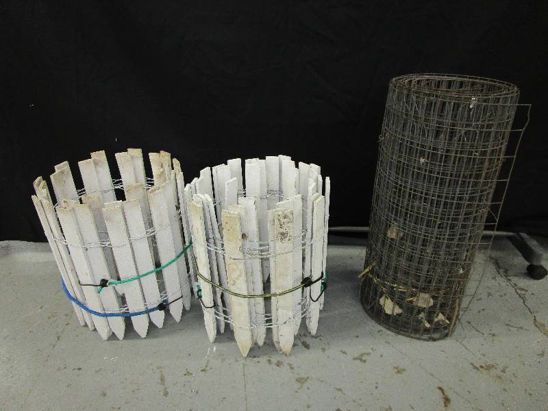 lot 105 image: Fencing Wood 2 Rolls 16 Talls Wire is 2 Ft Tall