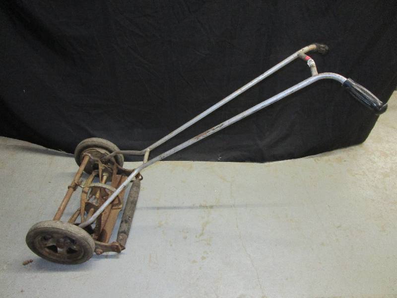lot 119 image: Vintage Mower