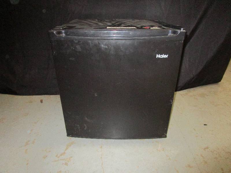 lot 122 image: Haier Dorm Size Fridge
