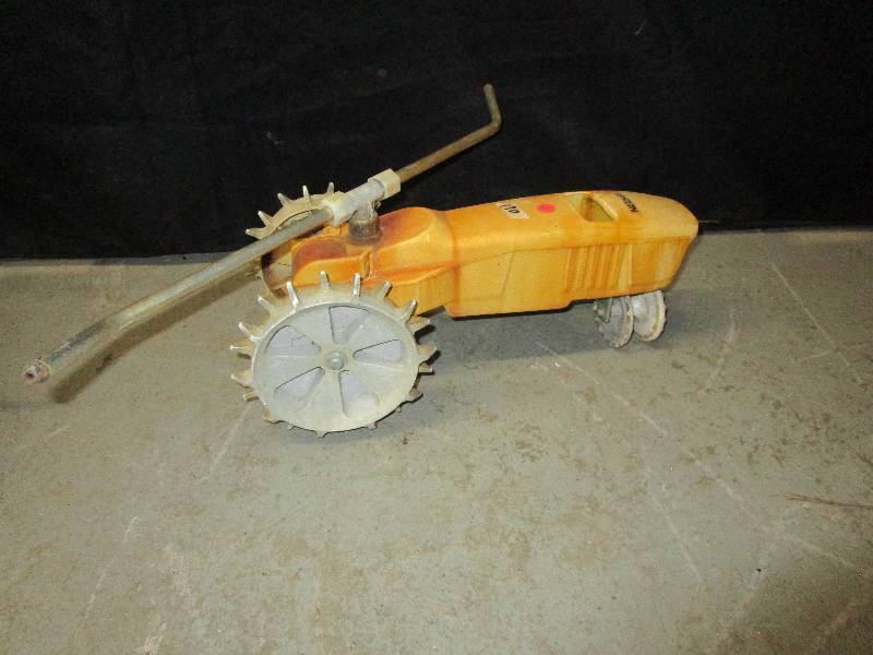 lot 127 image: Tractor Sprinkler