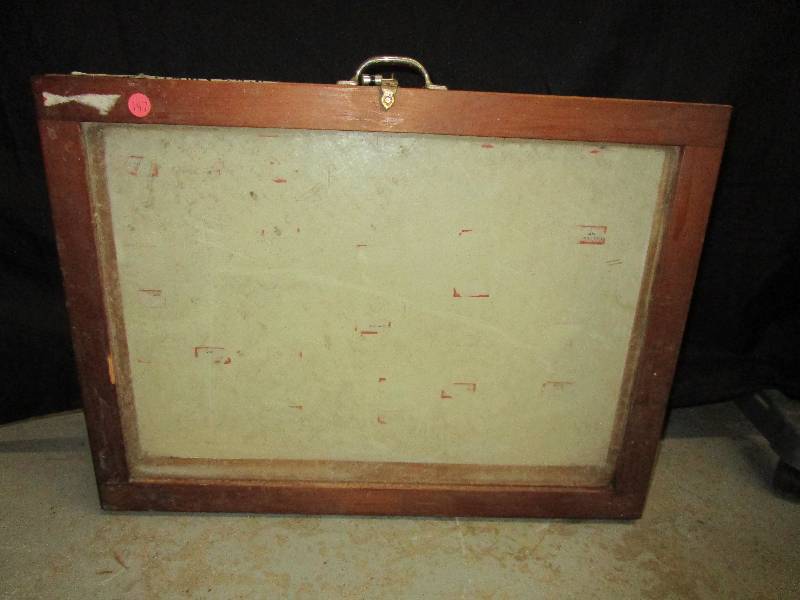 lot 147 image: Display Case