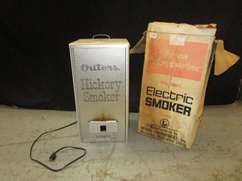 lot 176 image: Electric Smoker