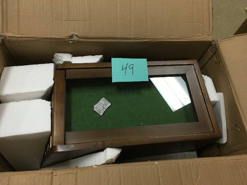 Castlecreek Collector Cabinet  Display Case New