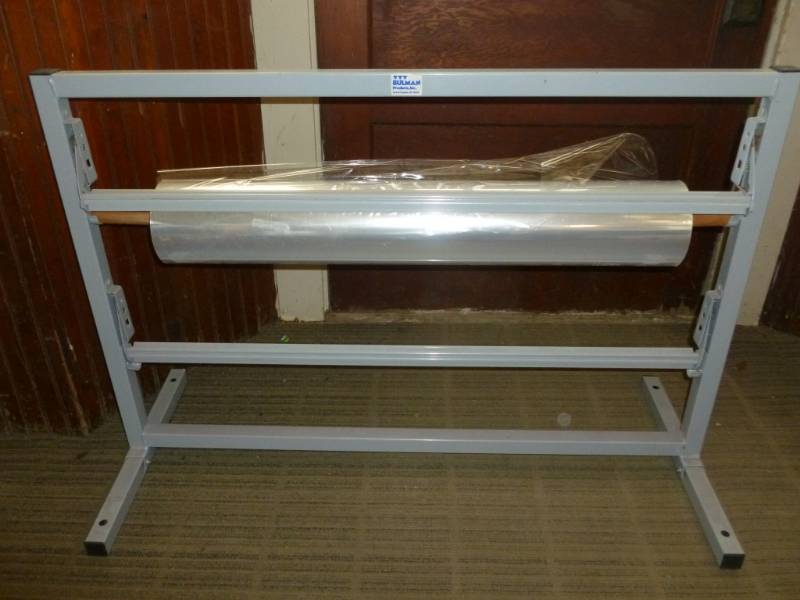 lot 22 image: Commercial Roll Wrap