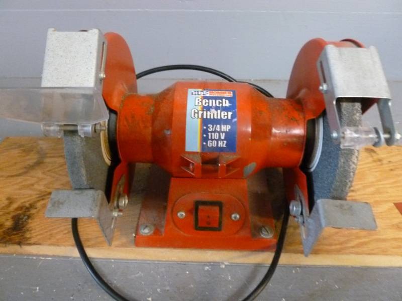 lot 37 image: Bench Grinder
