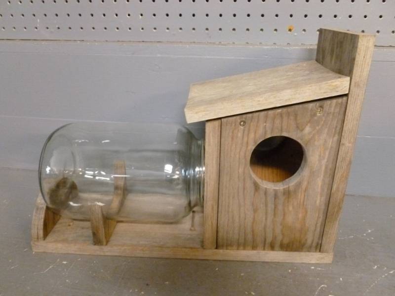 lot 44 image: Squirrel Feeder