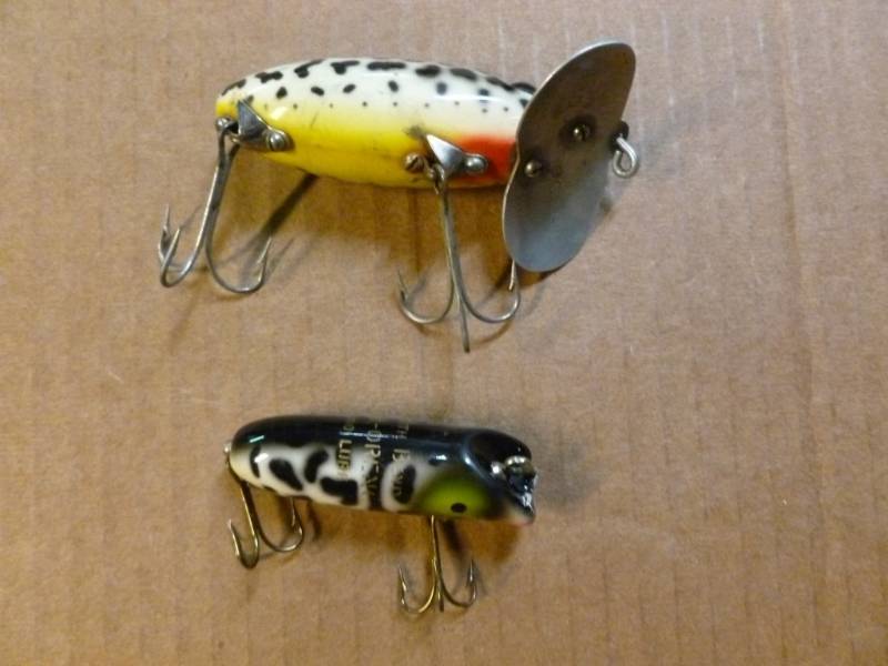 lot 47 image: Vintage Fishing Baits