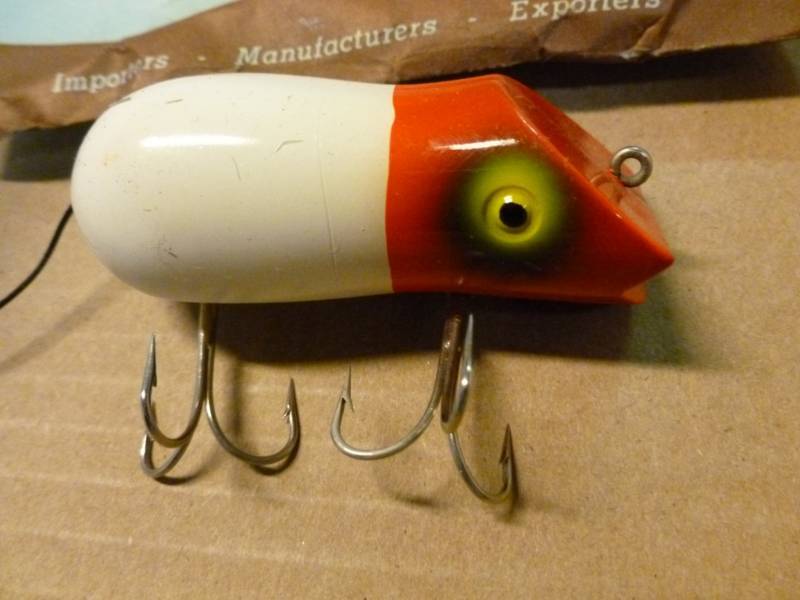 lot 52 image: Vintage Herters Fishing Bait