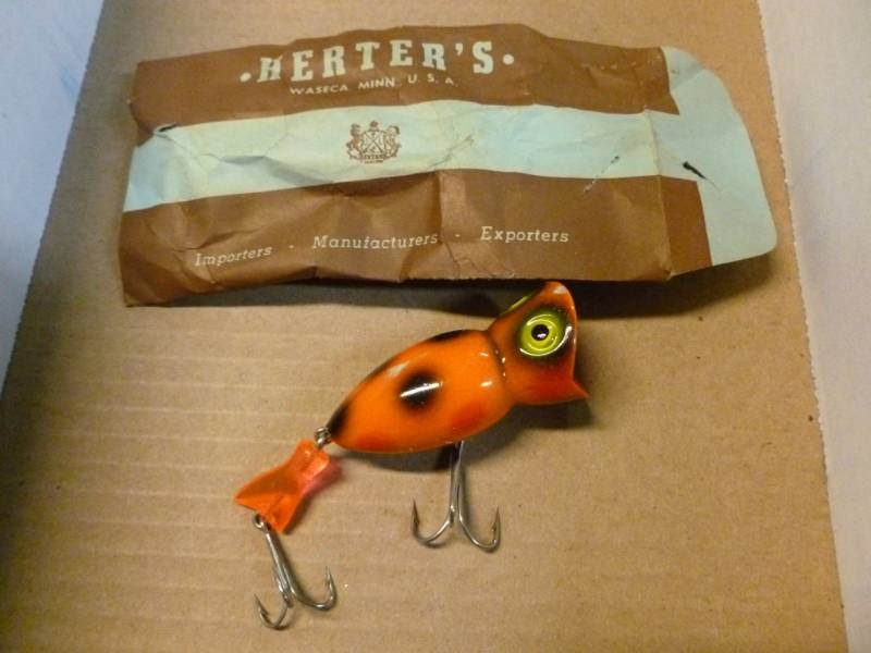 lot 53 image: Vintage Herters Fishing Bait