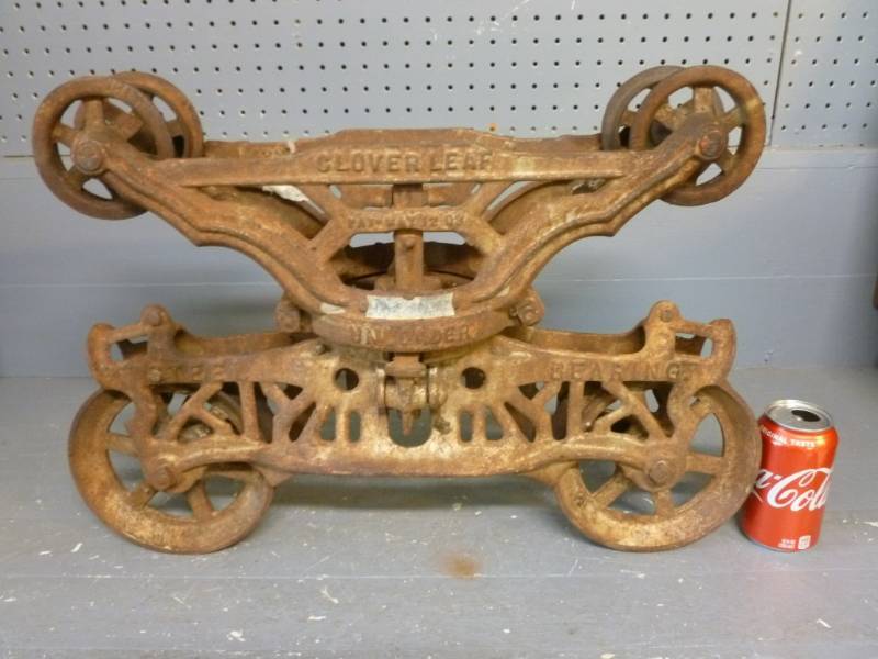 lot 102 image: Antique Barn Trolley