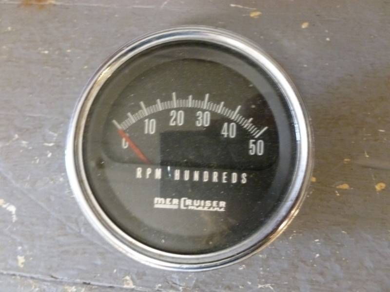 lot 110 image: Vintage RPM Gage