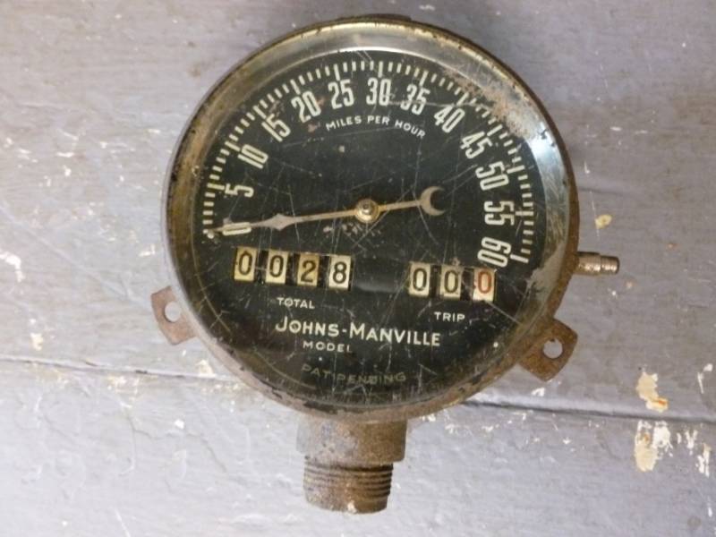 lot 111 image: Vintage Speedometer