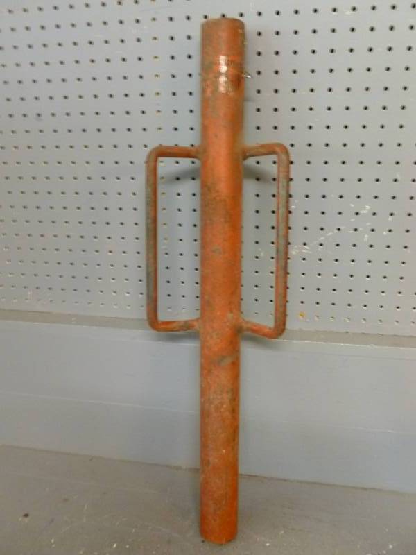 lot 120 image: Post Pounder