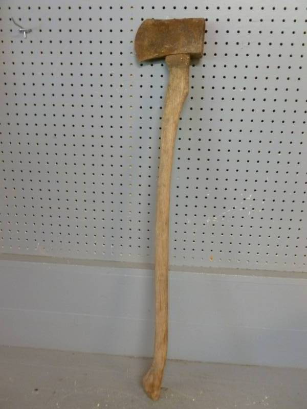 lot 121 image: Ax