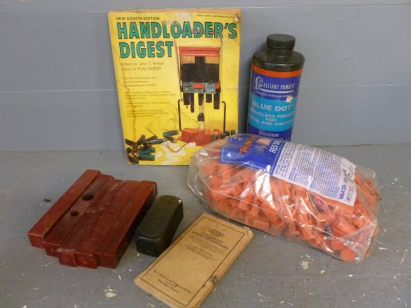 lot 138 image: Ammo Reloading Items