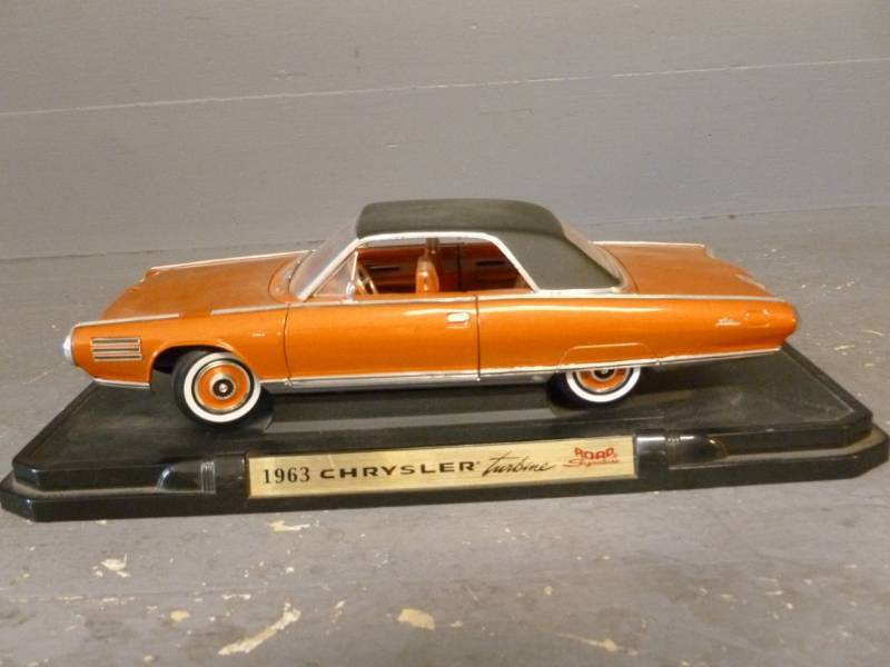 lot 140 image: Die Cast Metal Car