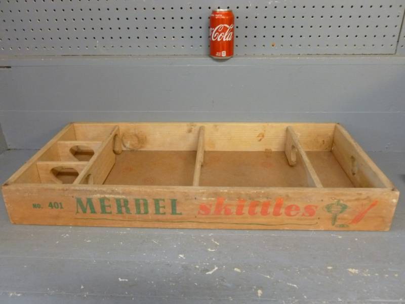 lot 143 image: Vintage Wooden Box