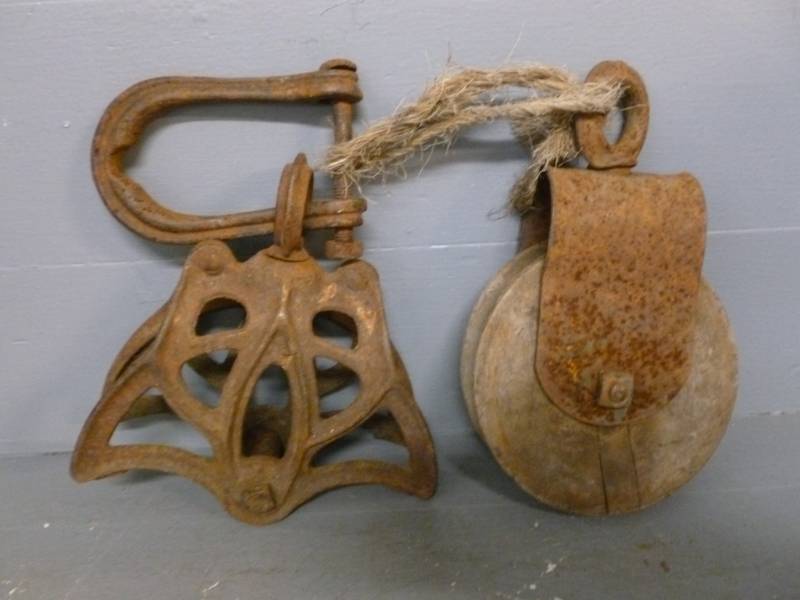 lot 152 image: Vintage Barn Pulley