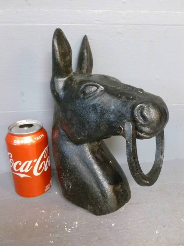 lot 164 image: Hitching Post
