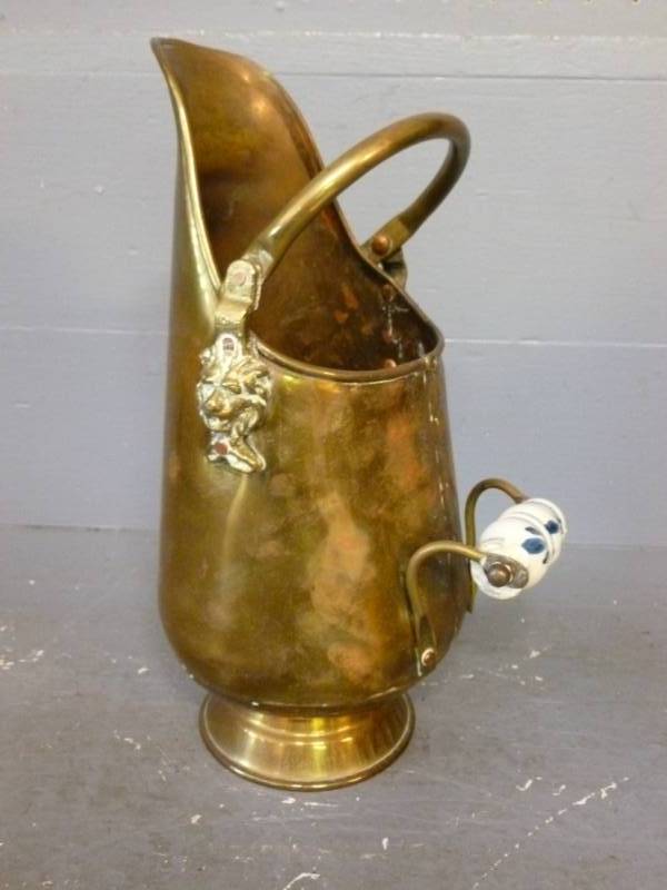 lot 182 image: Vintage Brass