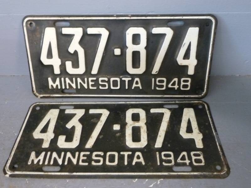 lot 203 image: Vintage License Plate Set