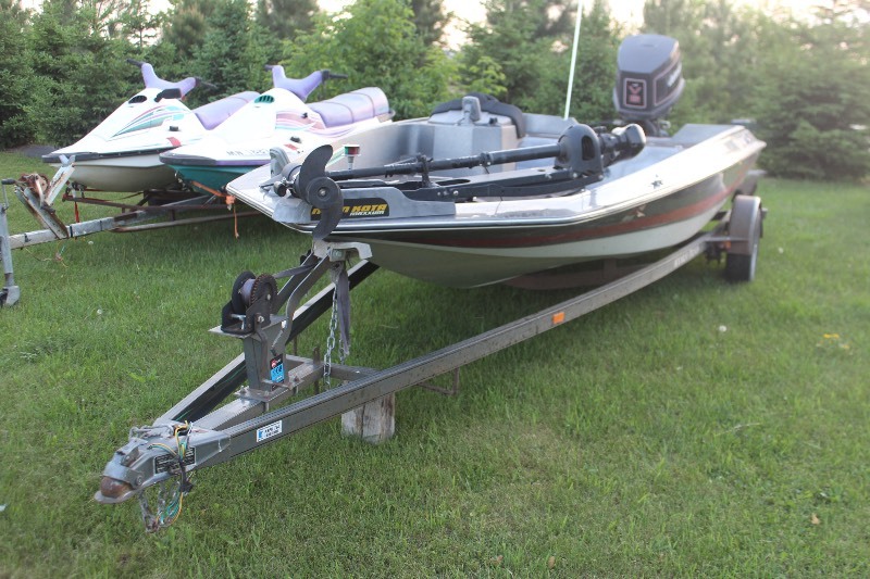 1986 Hydra-Sports TriStar 150 17' Bass Boat w/ 150HP Jonson and Trailer ...