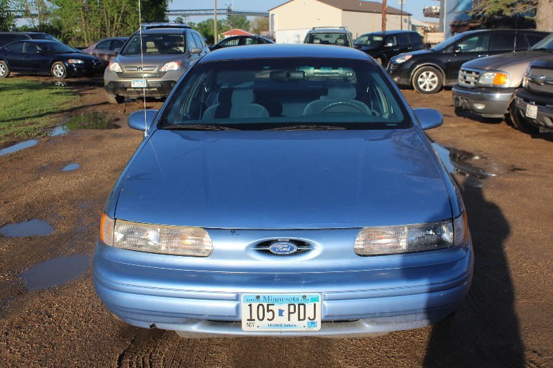 lot 2519 image: 1994 Ford Taurus GL - ONE OWNER -
