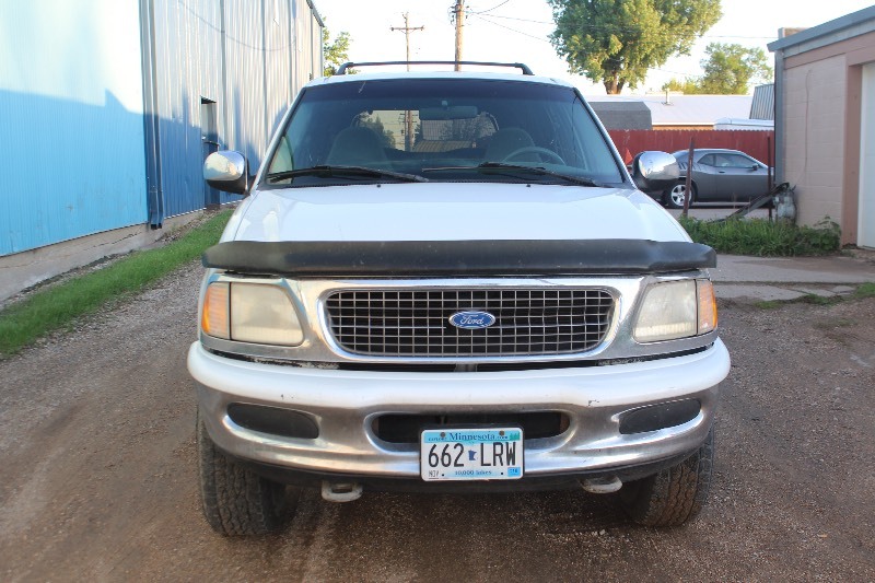 lot 2517 image: 1997 Ford Expedition XLT 4x4