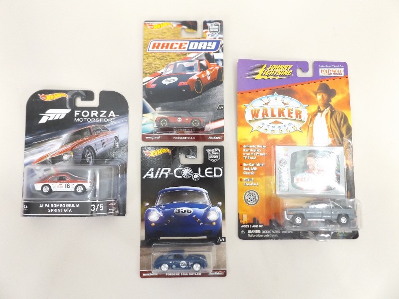 lot 4 image: NEW Old Stock Hot Wheels etc. Real Riders Specialty Cars in Blister Packs