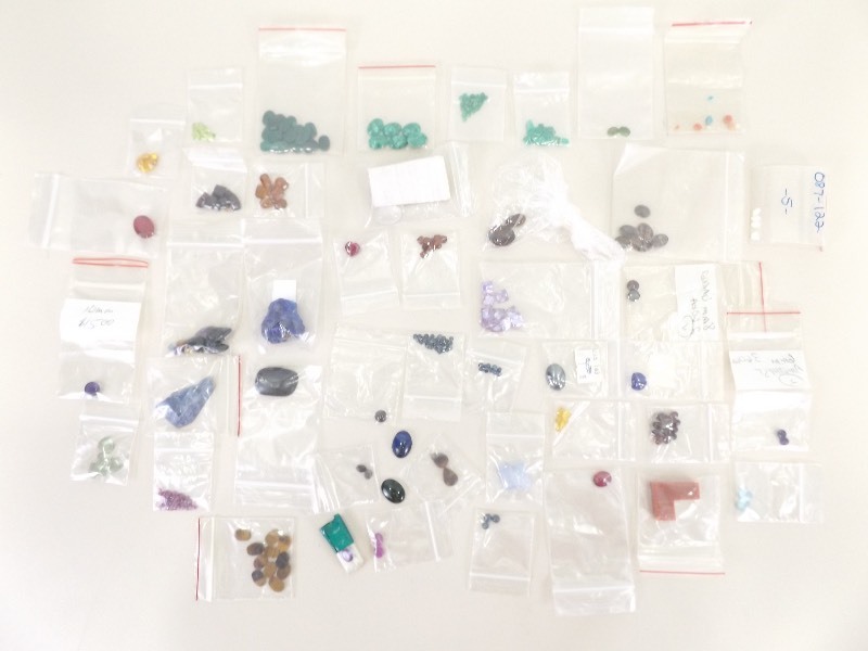 lot 22 image: Large Lot of Genuine Gemstones, Sapphires, Tigers eye, etc.